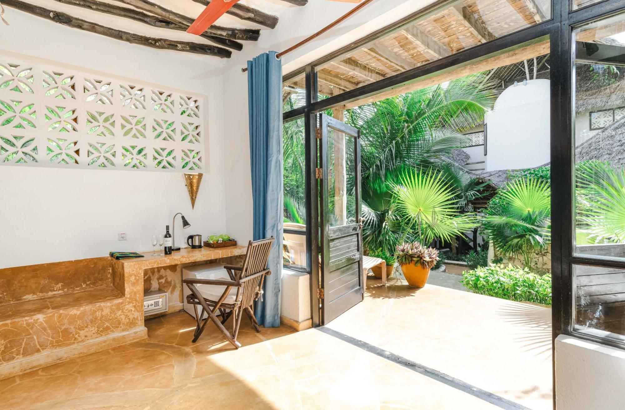 Sunshine Bay Hotel Zanzibar Матемве Экстерьер фото